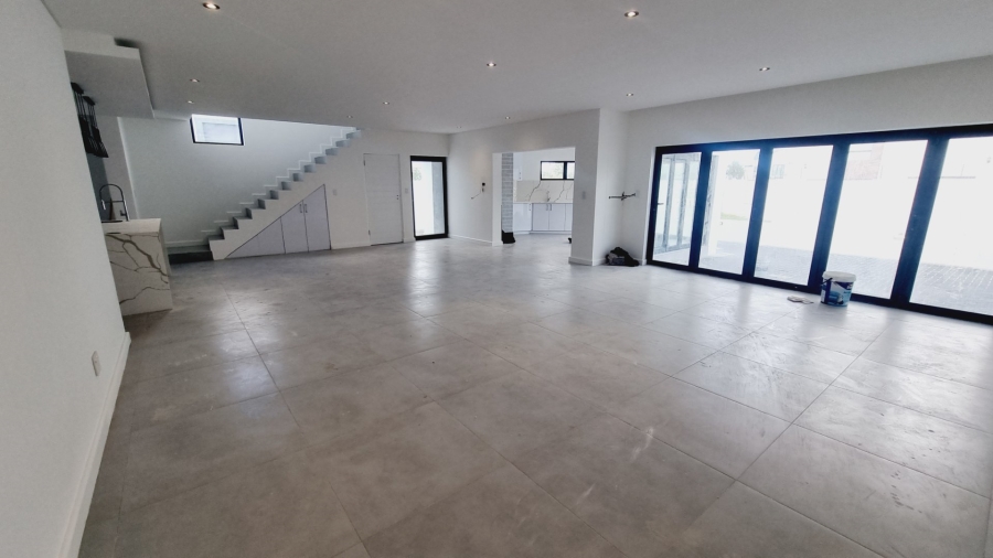 4 Bedroom Property for Sale in Sandown Western Cape